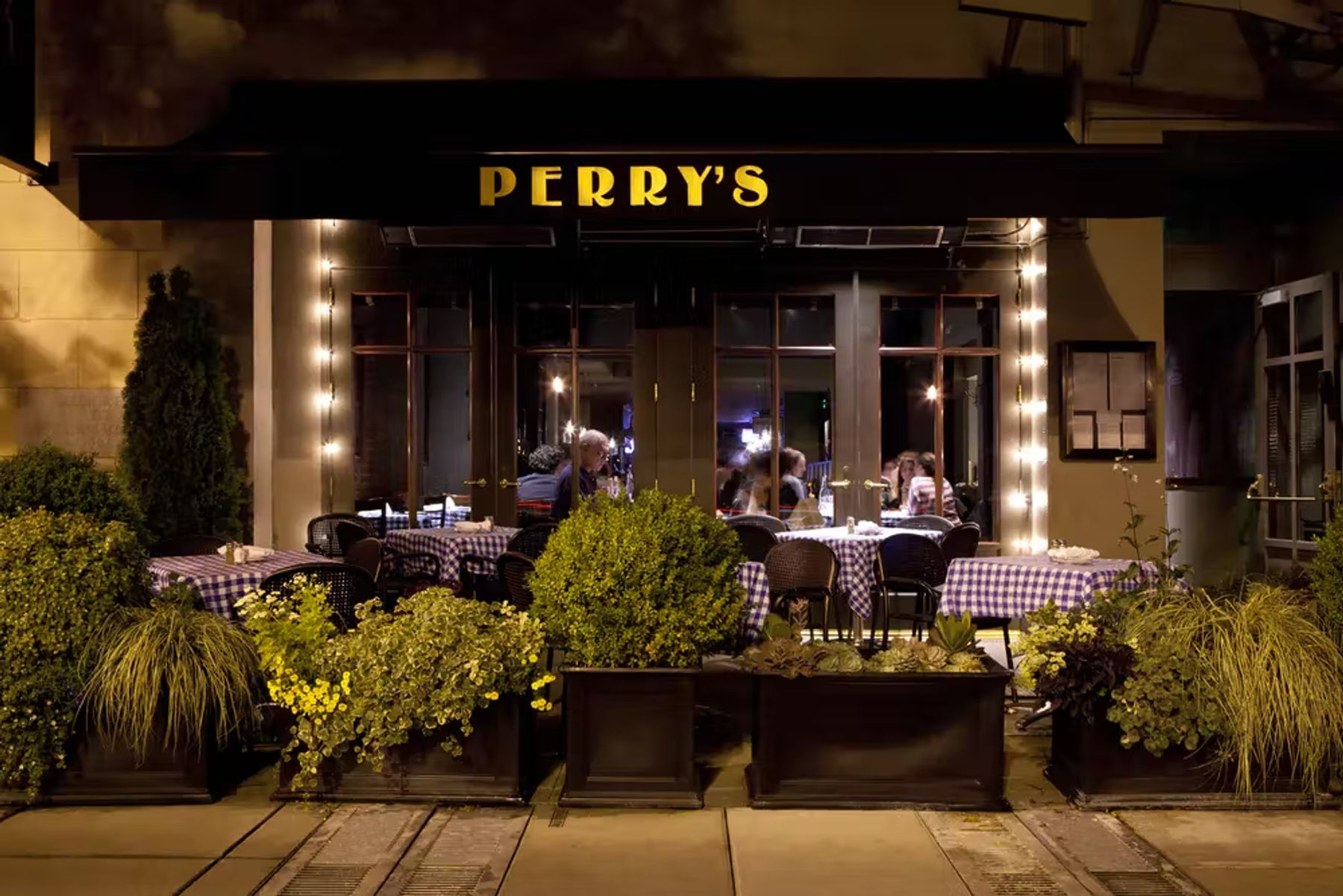 Perry's | Downtown San Francisco