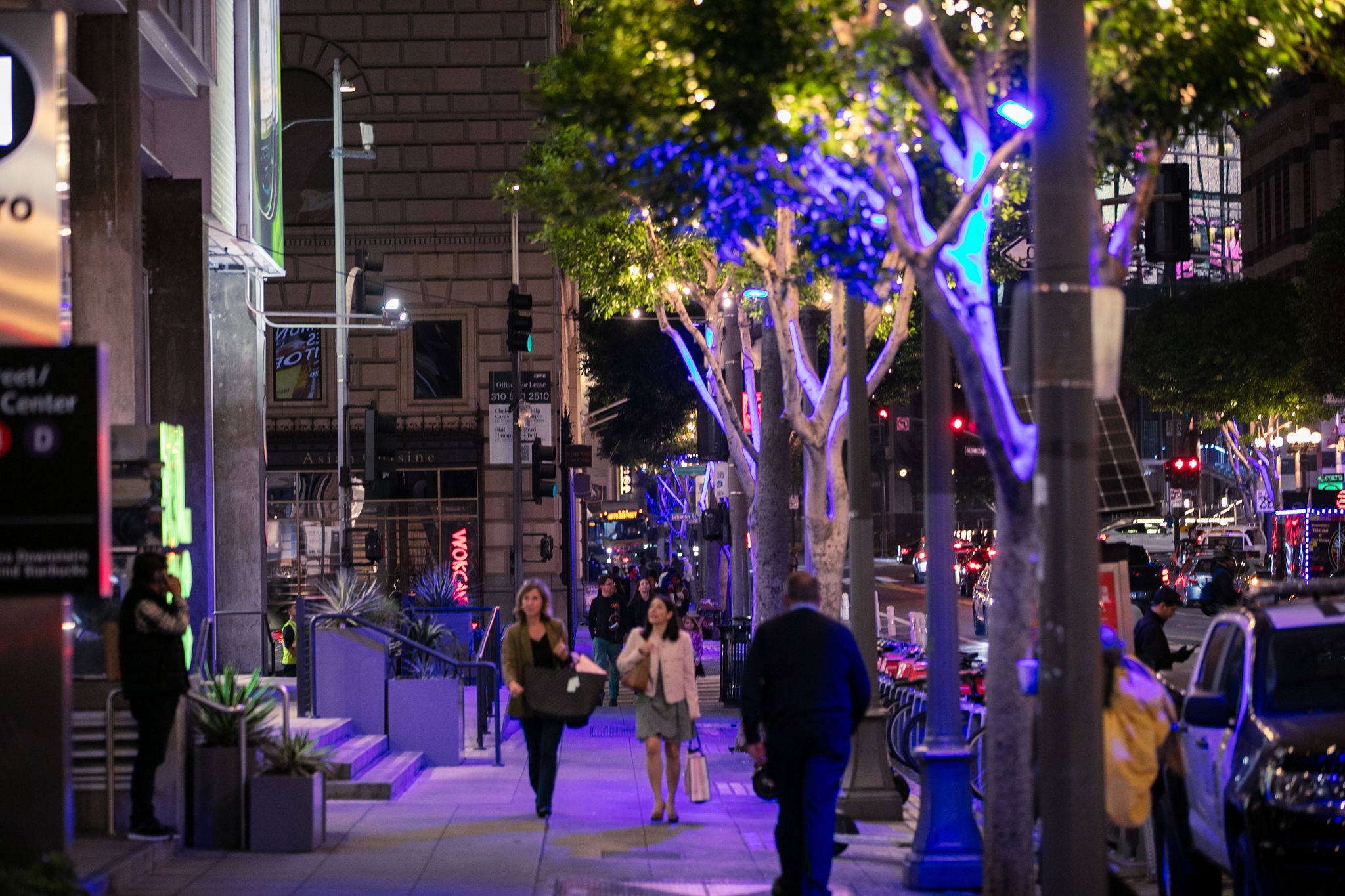 Get Up and Glow to 7th Street Restaurant Row✨