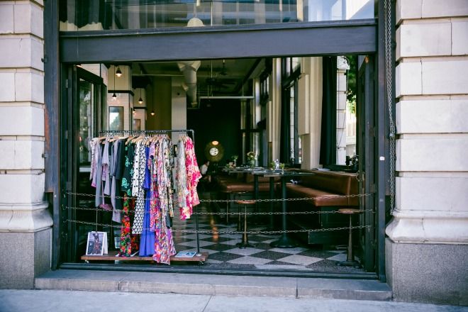 FAQ: What are the Fashion District Hours?