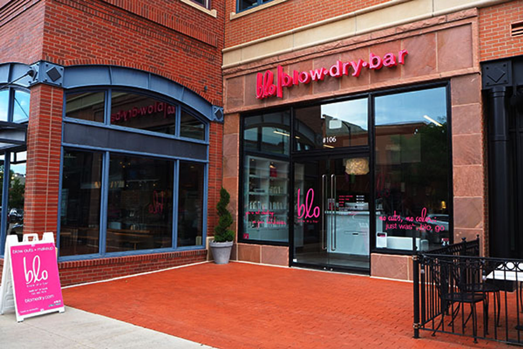 The front of Blo Blow Dry Bar