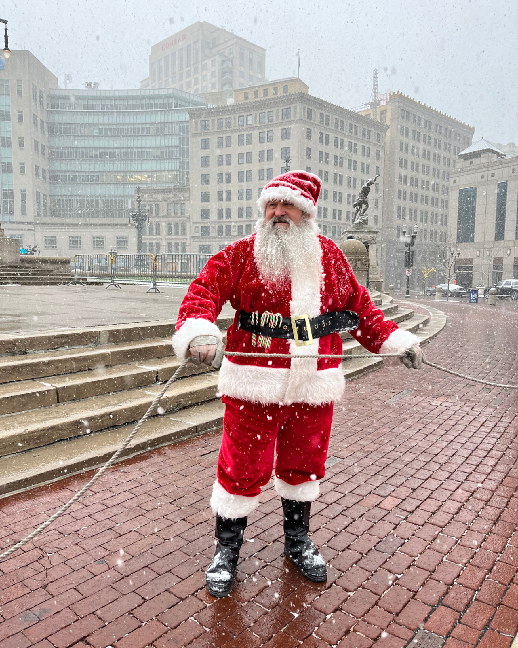 IBEW 481 Installation of Circle of Lights® Downtown Indianapolis