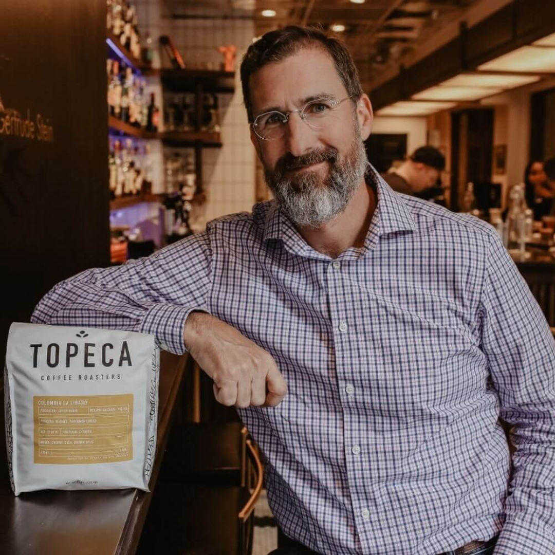 John Gaberino propietario de Topeca Coffee Roasters