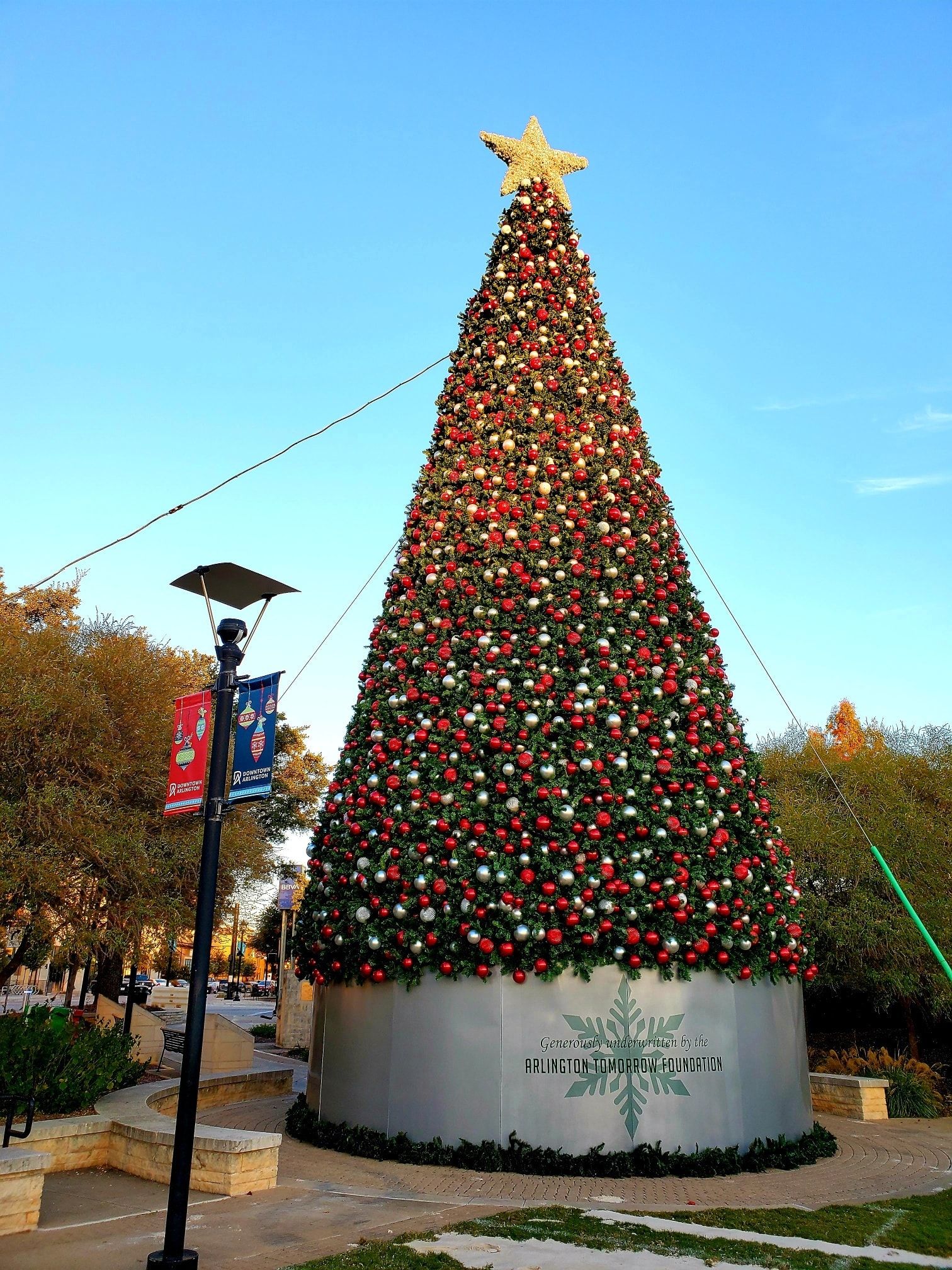 Discover 25 Days of HoHoHoliday Cheer in Downtown Arlington